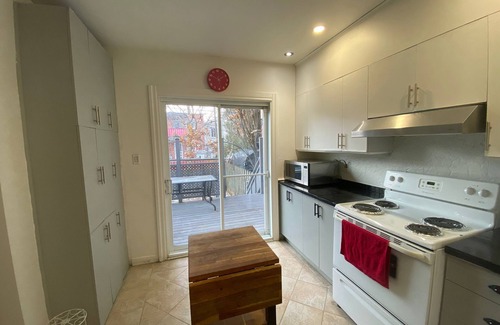 Cote-Saint-Paul Casa | Stunning 5-Bdrm Home, Gorgeous & Renovated, near Canal Lachine, family size