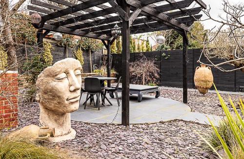 Mapesbury Casa | Stunning 5 Bed House in Willesden Green!