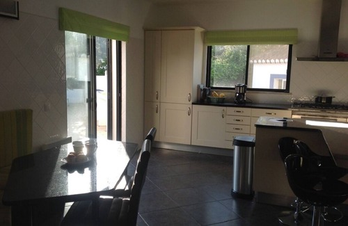 Penina Villa | Hermosa villa a 10 minutos de las playas de Alvor y Lagos, en el campo de golf de Penina