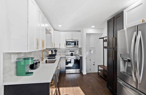 Sunnyside Casa | Stunning 5-Bedroom Home in DEN