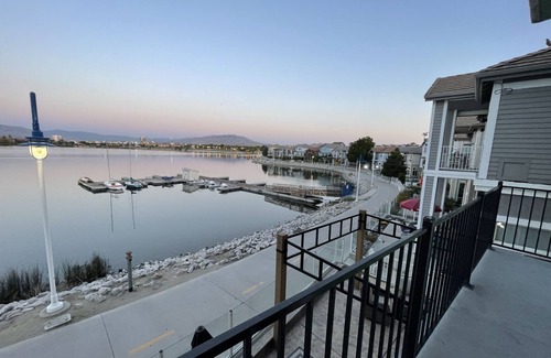 Sparks Casa | Impresionante casa junto al lago con impresionantes vistas en Sparks / Reno: tiene capacidad para 17