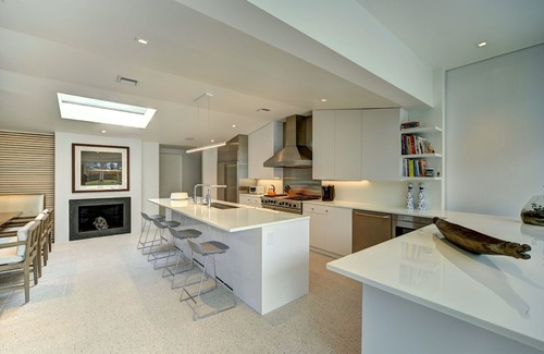 Water Mill Casa | Stunning 5 bedroom Vicente Wolf Designed Home South of Highway in Water Mill