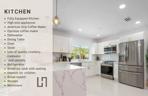 West Perrine Casa | Stunning 5BR Heated Pool, Beach Access & Games L06