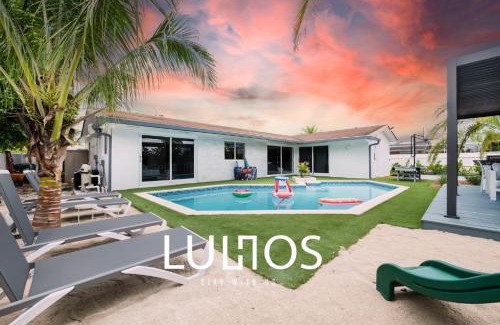 West Perrine Casa | Stunning 5BR Heated Pool, Beach Access & Games L06