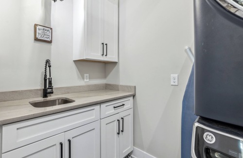 Long Beach Casa | Stunning 5Br Retreat Tucked on the Davis Canal on Oak Island - Sleeps 14!