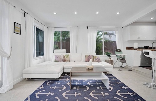 Ives Estates Villa | This villa is a 5 bedroom(s), 3 bathrooms, located in Miami, FL.
