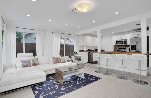 Ives Estates Villa | This villa is a 5 bedroom(s), 3 bathrooms, located in Miami, FL.