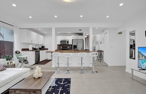Ives Estates Villa | This villa is a 5 bedroom(s), 3 bathrooms, located in Miami, FL.