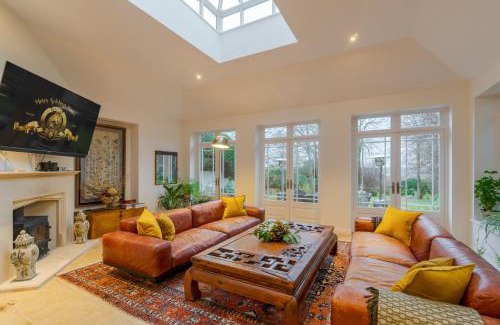 Wargrave Casa | Stunning 6-bedroom countryside home