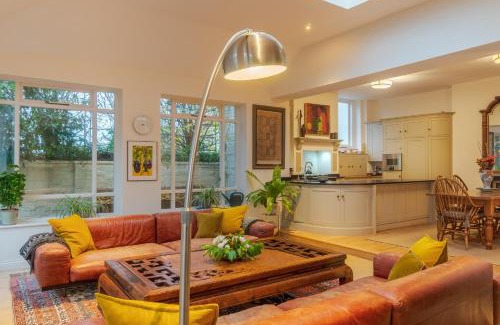 Wargrave Casa | Stunning 6-bedroom countryside home