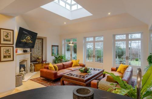 Wargrave Casa | Stunning 6-bedroom countryside home
