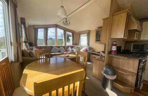 Scratby Casa | Stunning 6 berth caravan for hire in Norfolk, close to the beach, ref 19129S