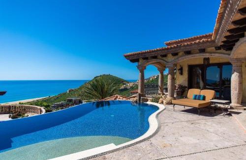 Pedregal Villa | Stunning 6BD Pedregal Villa Maria