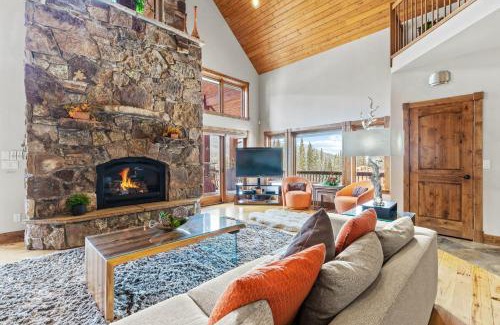 Blue River Casa | Stunning 6BR Lodge w Beautiful Mt Quandary Views