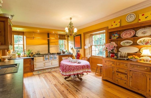 Forgue Casa | Stunning 7-bed house in Drumblair, North Scotland