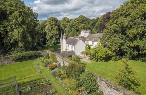 Forgue Casa | Stunning 7-bed house in Drumblair, North Scotland