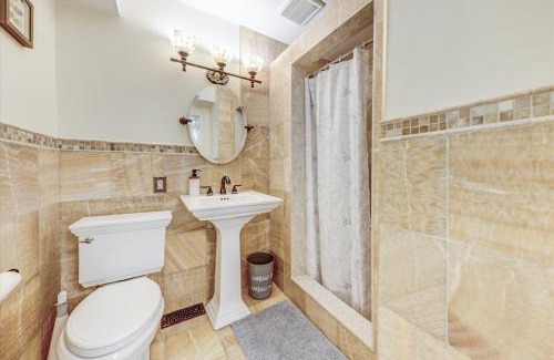 Dean Park Casa | Stunning 7 Br RougeView Home with 2 Kitchens, 5 Bathrooms, Amazing Backyard & 8-Car Parking