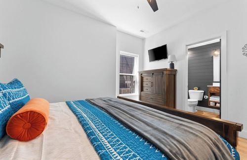 Branson Cabina | Stunning 8 bedroom home! Indoor and Outdoor pool!