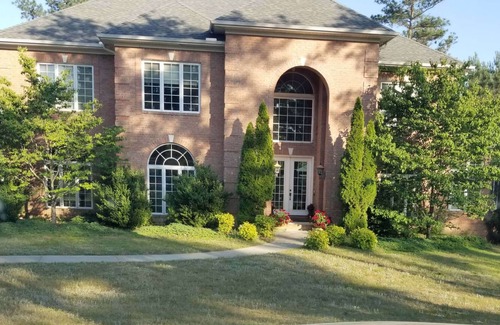 North Carolina Mountains Casa | Stunning 8 Bedroom, 15 min from Pinehurst Golf No. 2!!!