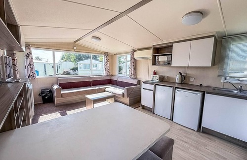 Great Yarmouth Casa | Stunning 8 berth caravan at Cherry Tree Holiday Park in Norfolk ref 70711C
