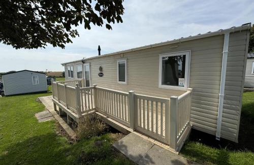 Winestead Alquiler De Eote | Stunning 8 Berth Caravan With Decking And Unlimited Wi-Fi, Ref 71012P