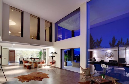 Nueva Milla de Oro Villa | Stunning 9 bedroom villa with sea views