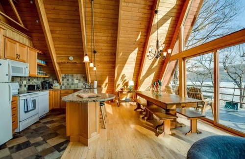 Poynette Cabaña | Stunning A-frame on Lake WI