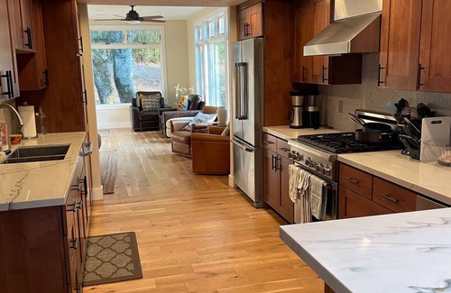 Penngrove Casa | Stunning A-frame on private vineyard with world class sunsets. Great for groups!