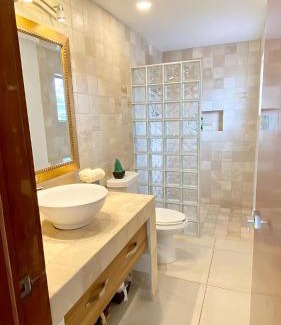 San Antonio Tlayacapan Casa | Stunning Ajijic Lake Chapala 2 Bdrm Retreat -Bikes - Gym - Pickleball Court