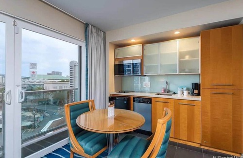 Ala Moana Condominio | Stunning Ala Moana 1BR W| Balcony & Mountain/City Views