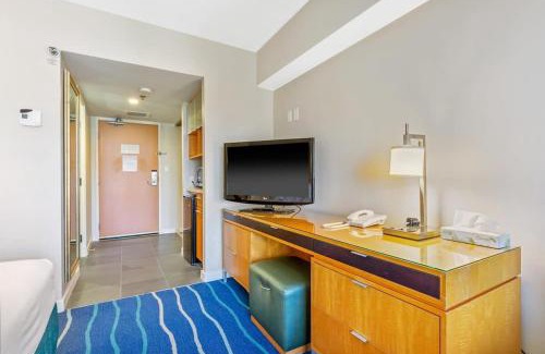 Ala Moana Casa | Stunning Ala Moana Studio Mtn View Balcony 2029