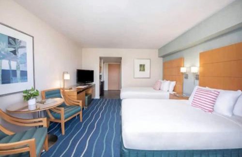 Ala Moana Casa | Stunning Ala Moana Studio Mtn View Balcony 2029