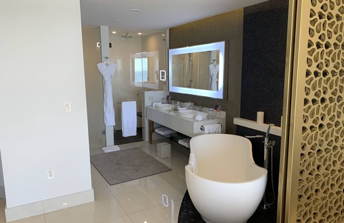 Playa Mujeres Complejo | Stunning All-Inclusive Cancun luxury Loft 3 Bedroom Penthouse with Ocean View!