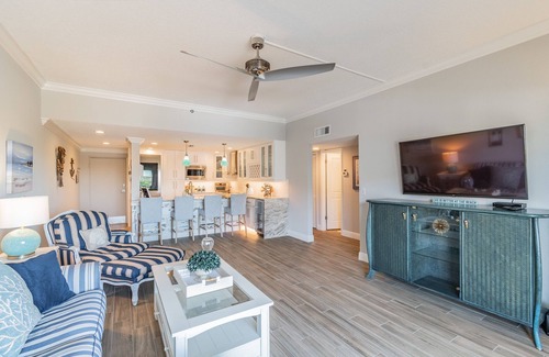 Redington Shores Condominio | Stunning and completely updated Redington Beach condo!