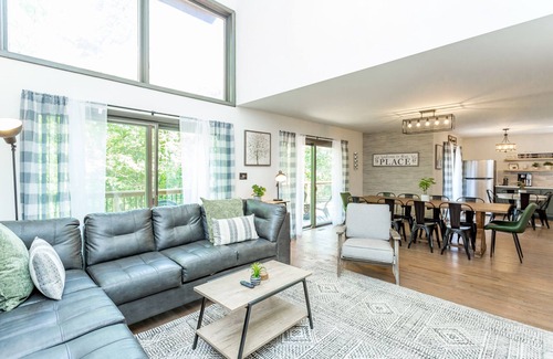 Massanutten Casa | Stunning and Expansive 15 bedrooms Situated Close to Ski Slopes