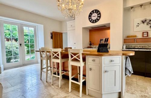 Holworth Casa | Stunning and luxurious Manor House holiday home