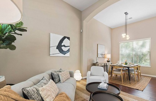 El Dorado Hills Casa | Stunning and Modern 5-Bedroom House in Prestigious Serrano Community