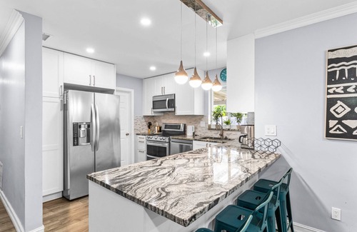 Boulevard Heights Casa | Stunning and Spacious 4 bedroom Hollywood Oasis with Private Pool & Covered Patio.
