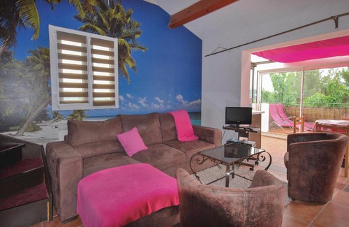 La Cadiere-d'Azur Apartamento | Stunning apartment in La Cadire DAzur with 1 Bedrooms, WiFi and Outdoor swimming pool