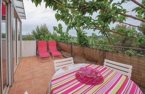La Cadiere-d'Azur Apartamento | Stunning apartment in La Cadire DAzur with 1 Bedrooms, WiFi and Outdoor swimming pool