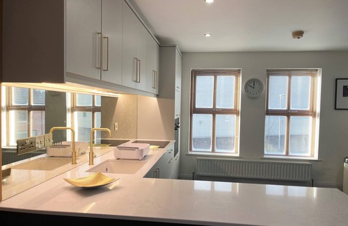 Coleraine Apartamento | Stunning Apartment 5 bed 2 bath North Coast NI