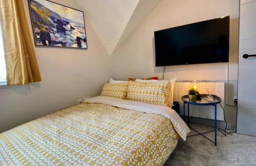 Westbourne Apartamento | Stunning Apartment - 5 Minute Walk to the Best Beach! - Great Location - Parking - Fast WiFi - Smart TV - Newly decorated - Close to Bournemouth & Poole Town Centre & Sandbanks