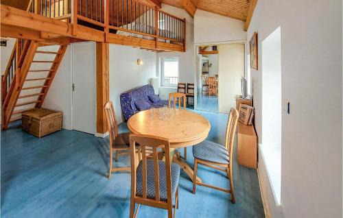 Usson-en-Forez Apartamento | Stunning Apartment In Usson-En-Forez