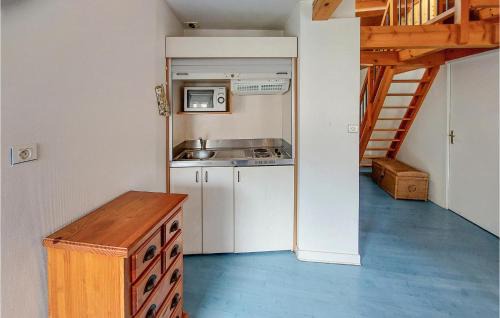 Usson-en-Forez Apartamento | Stunning Apartment In Usson-En-Forez