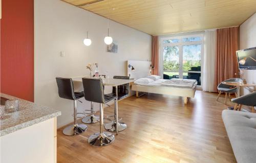 Sandvig Apartamento | Stunning Apartment In Allinge With Wifi