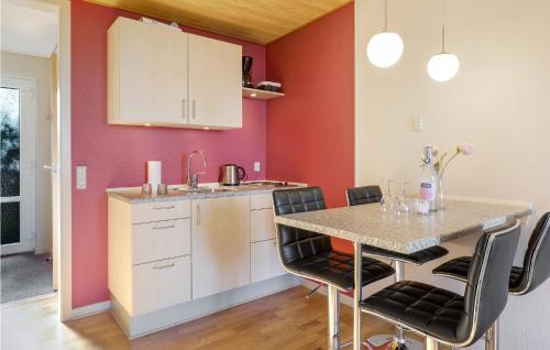 Sandvig Apartamento | Stunning Apartment In Allinge With Wifi