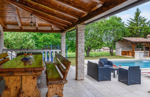 Orihi Apartamento | Impresionante apartamento en Barban con.