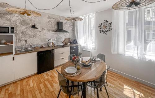 Saint-Renan Apartamento | Stunning Apartment In Saint-Renan