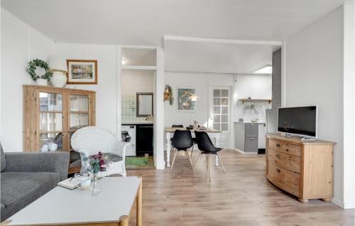 Haurvig Apartamento | Stunning Apartment In Hvide Sande