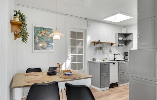 Haurvig Apartamento | Stunning Apartment In Hvide Sande